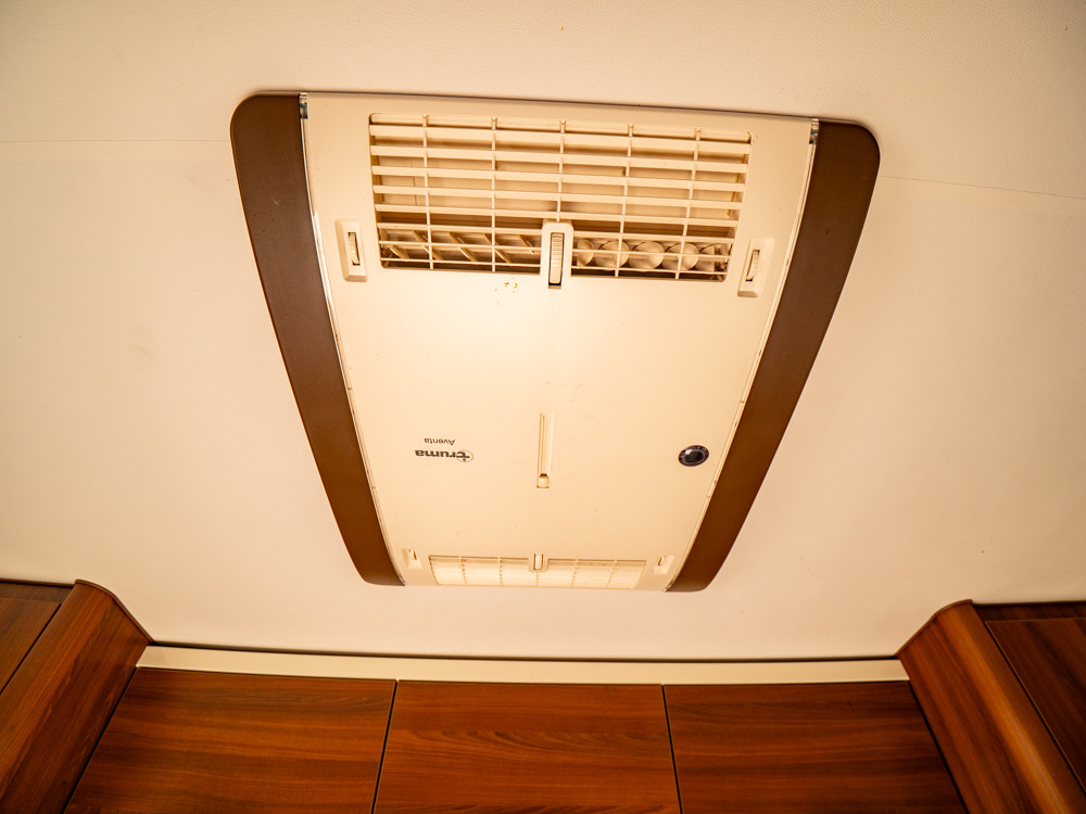 McLouis-NEVIS 878 *Queenbädd *AC bodel *Solcell-(2014)-3152410