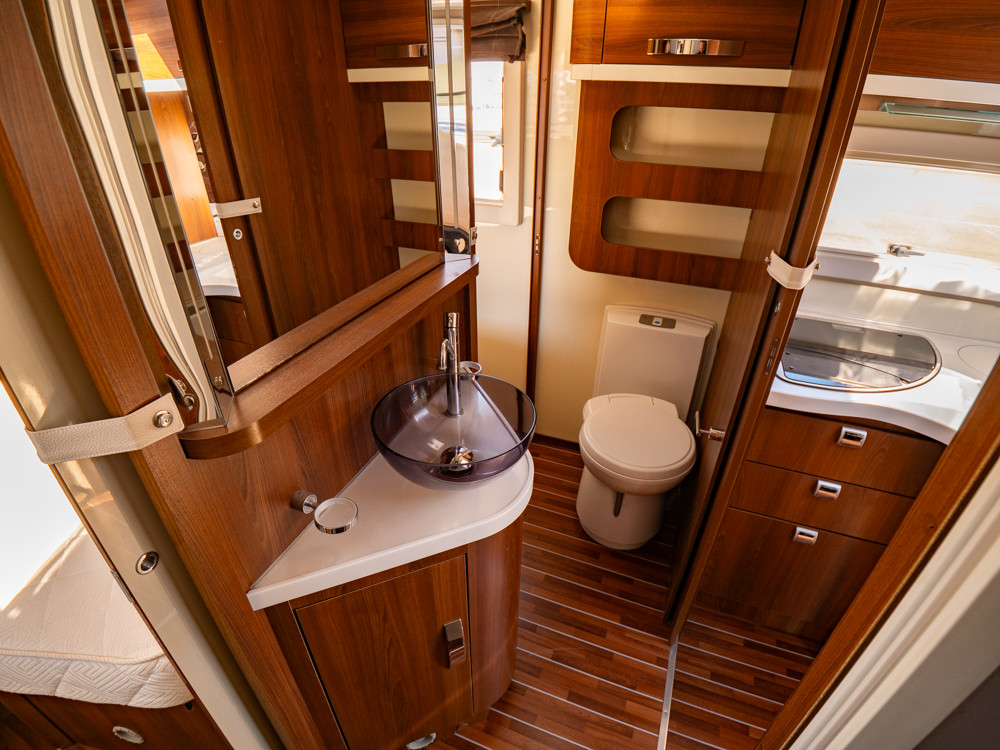 McLouis-NEVIS 878 *Queenbädd *AC bodel *Solcell-(2014)-3152411