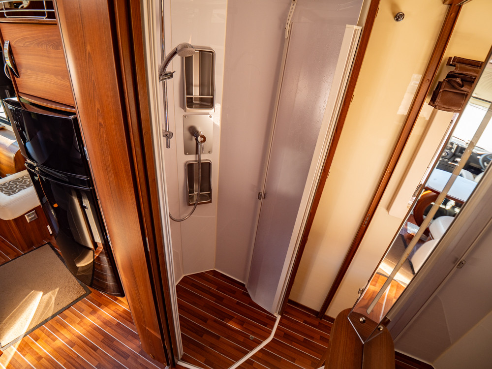 McLouis-NEVIS 878 *Queenbädd *AC bodel *Solcell-(2014)-3152412