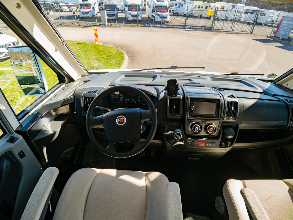 McLouis-NEVIS 878 *Queenbädd *AC bodel *Solcell-(2014)-3152415