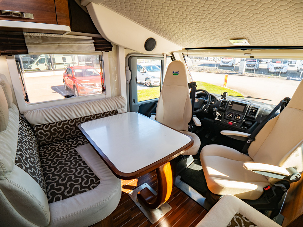 McLouis-NEVIS 878 *Queenbädd *AC bodel *Solcell-(2014)-3152399