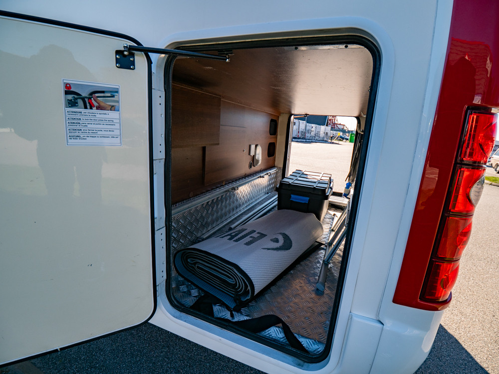 McLouis-NEVIS 878 *Queenbädd *AC bodel *Solcell-(2014)-3152417