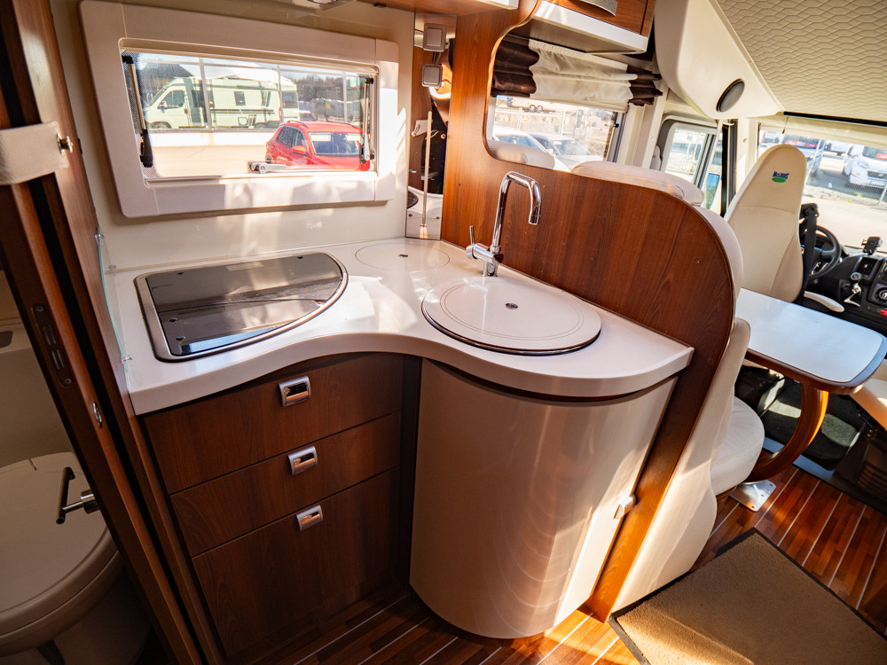 McLouis-NEVIS 878 *Queenbädd *AC bodel *Solcell-(2014)-3152400