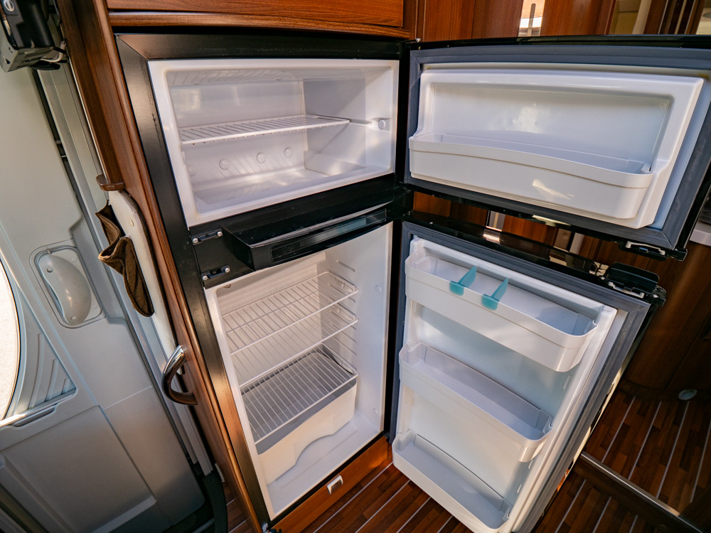 McLouis-NEVIS 878 *Queenbädd *AC bodel *Solcell-(2014)-3152402