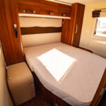 McLouis-NEVIS 878 *Queenbädd *AC bodel *Solcell-(2014)-3152403