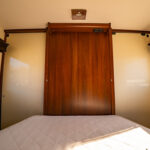 McLouis-NEVIS 878 *Queenbädd *AC bodel *Solcell-(2014)-3152404