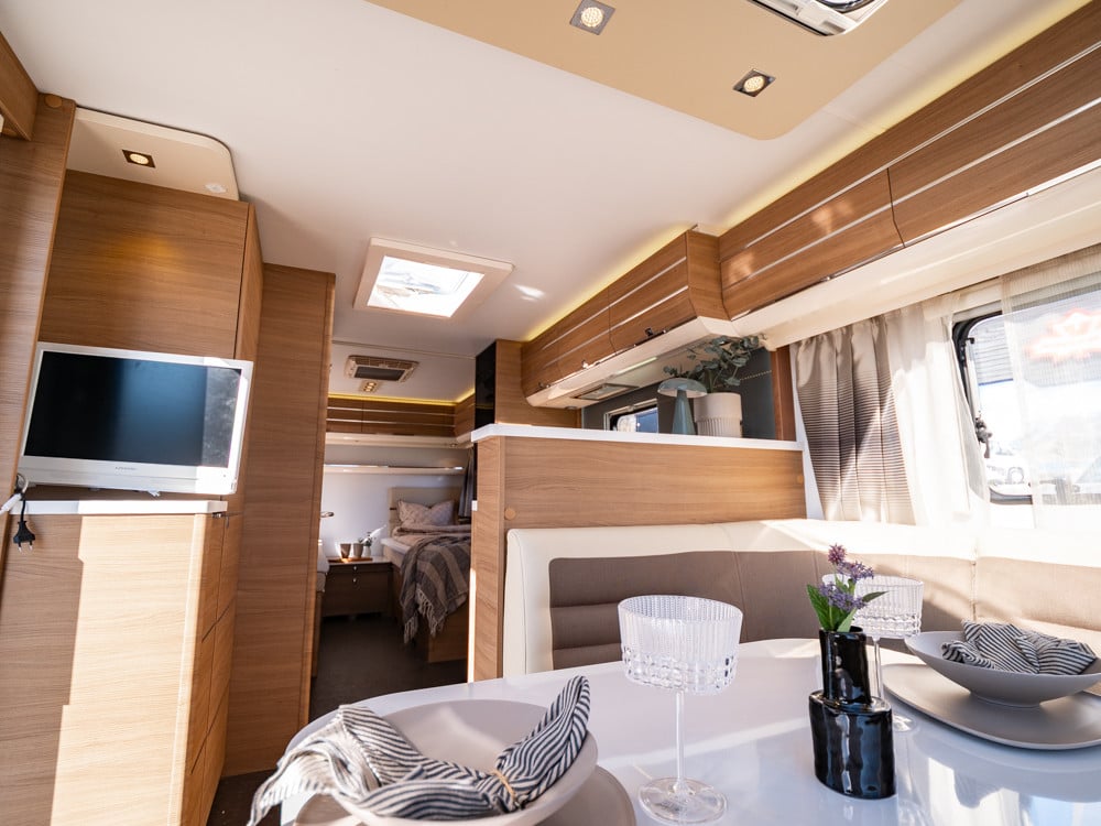 Adria-ADORA 613 UL *Långbäddar *Mover *ALDE-(2017)-3152504