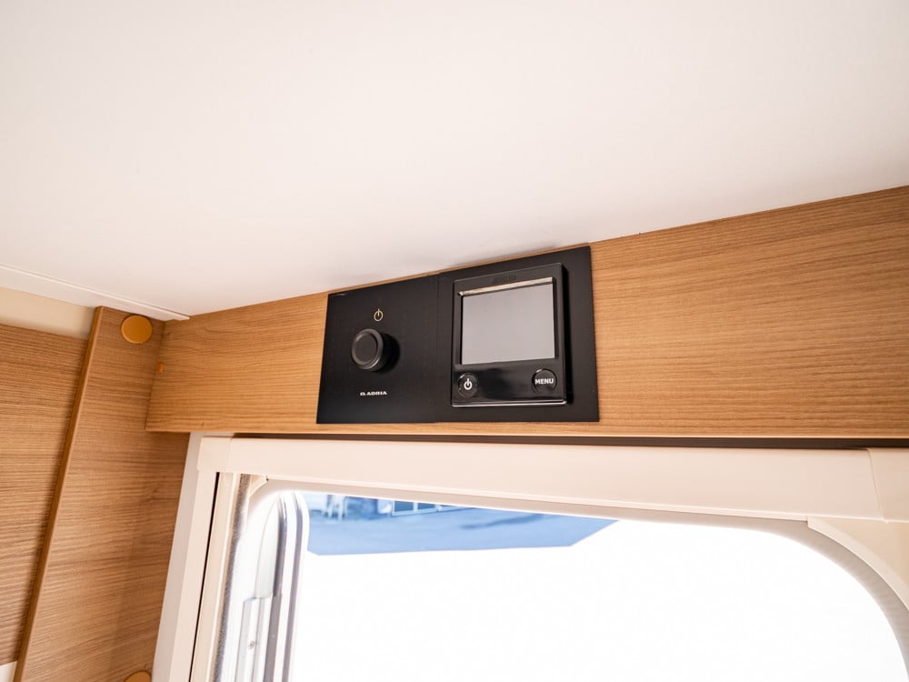 Adria-ADORA 613 UL *Långbäddar *Mover *ALDE-(2017)-3152513