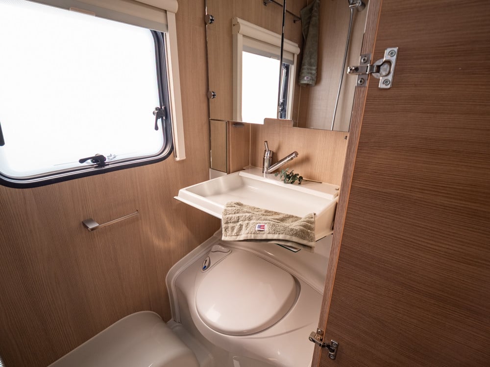 Adria-ADORA 613 UL *Långbäddar *Mover *ALDE-(2017)-3152518