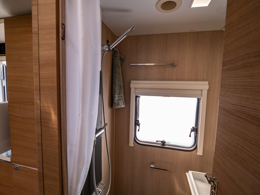 Adria-ADORA 613 UL *Långbäddar *Mover *ALDE-(2017)-3152519