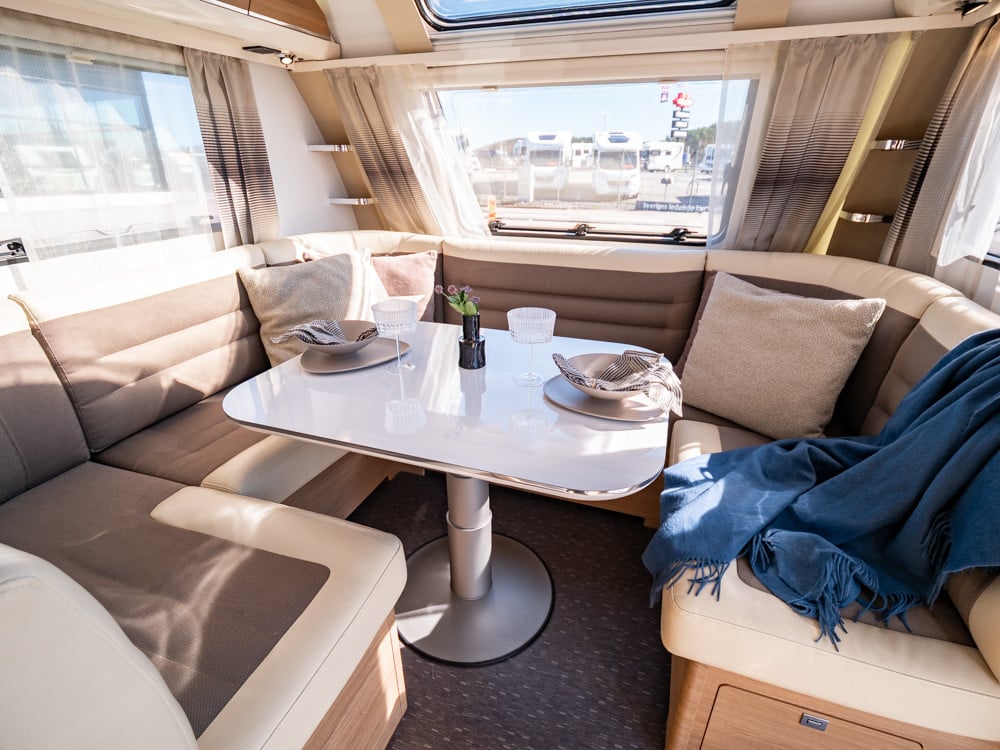 Adria-ADORA 613 UL *Långbäddar *Mover *ALDE-(2017)-3152505