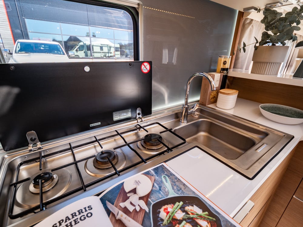 Adria-ADORA 613 UL *Långbäddar *Mover *ALDE-(2017)-3152508