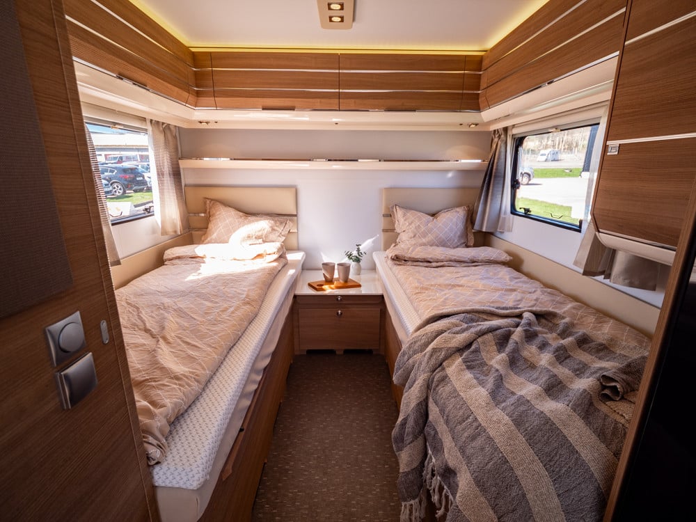 Adria-ADORA 613 UL *Långbäddar *Mover *ALDE-(2017)-3152510