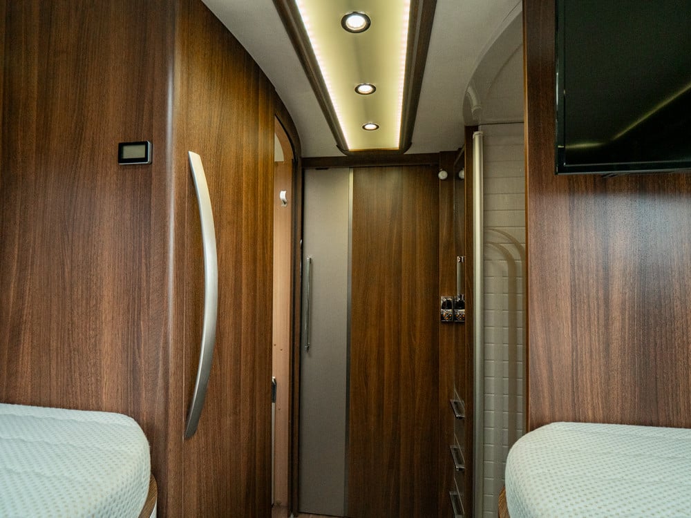 Bürstner-I 810 *Långbäddar *Automat *AC bodel *ALDE-(2011)-3113104