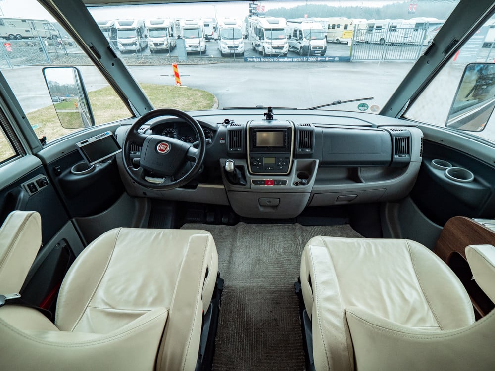 Bürstner-I 810 *Långbäddar *Automat *AC bodel *ALDE-(2011)-3113112