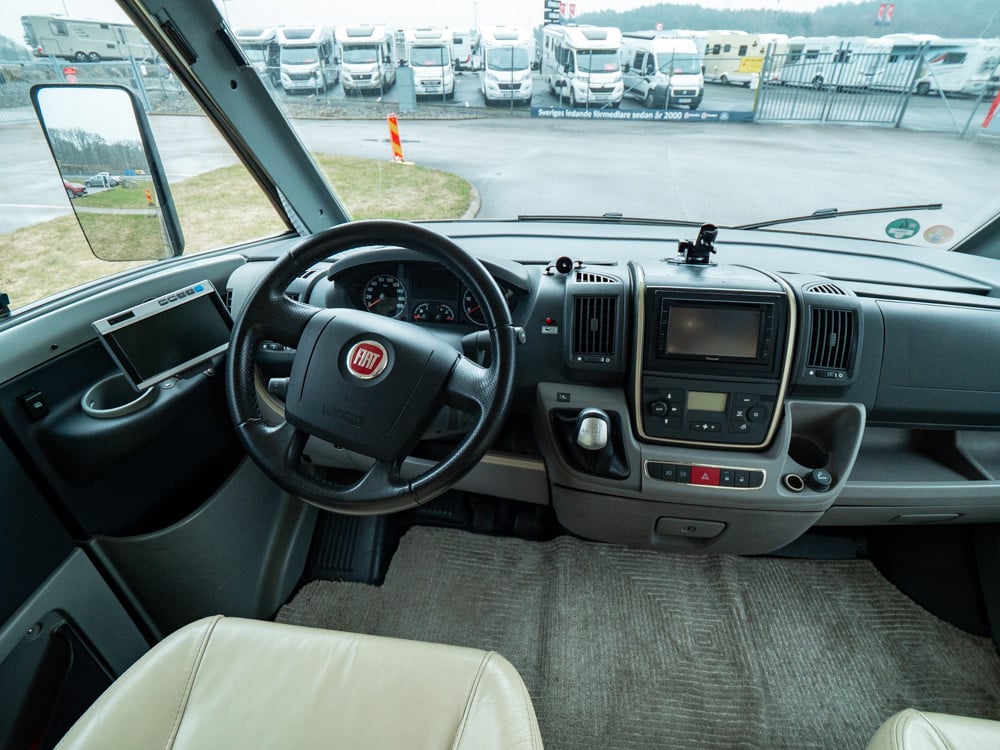 Bürstner-I 810 *Långbäddar *Automat *AC bodel *ALDE-(2011)-3113113