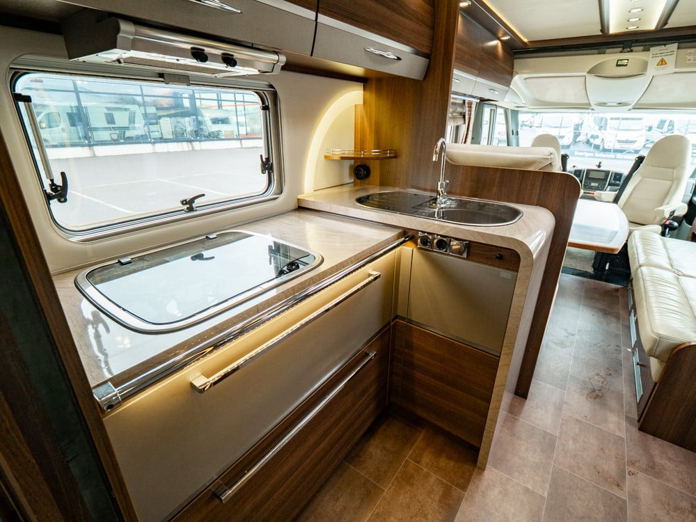 Bürstner-I 810 *Långbäddar *Automat *AC bodel *ALDE-(2011)-3113096