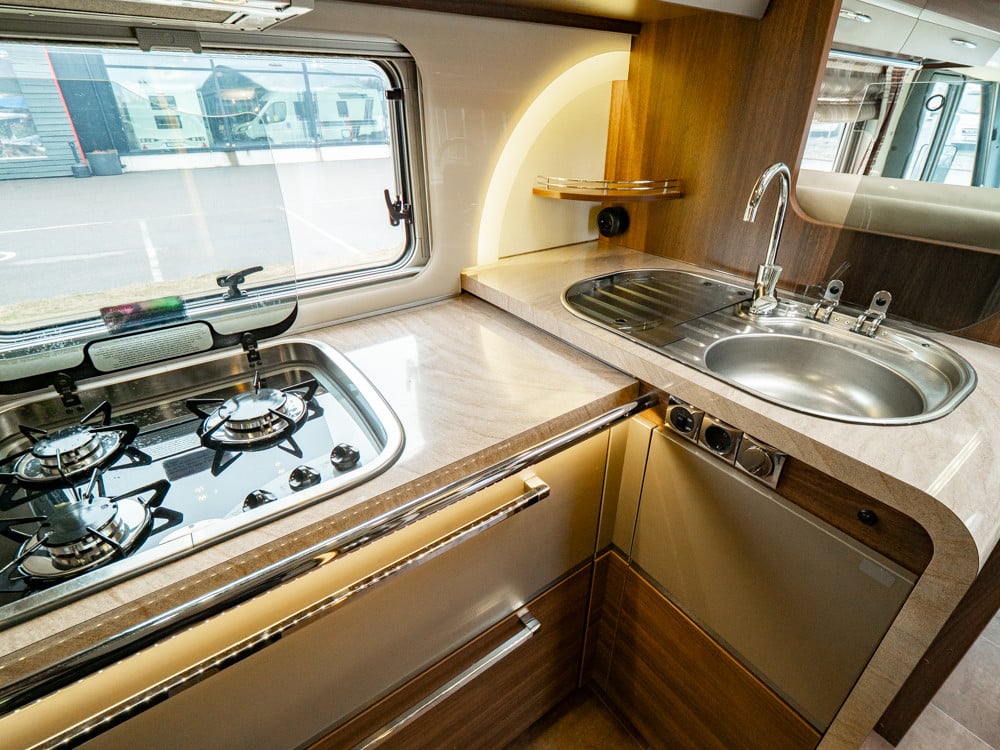 Bürstner-I 810 *Långbäddar *Automat *AC bodel *ALDE-(2011)-3113097