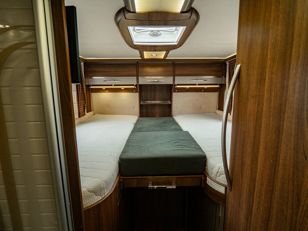 Bürstner-I 810 *Långbäddar *Automat *AC bodel *ALDE-(2011)-3113100