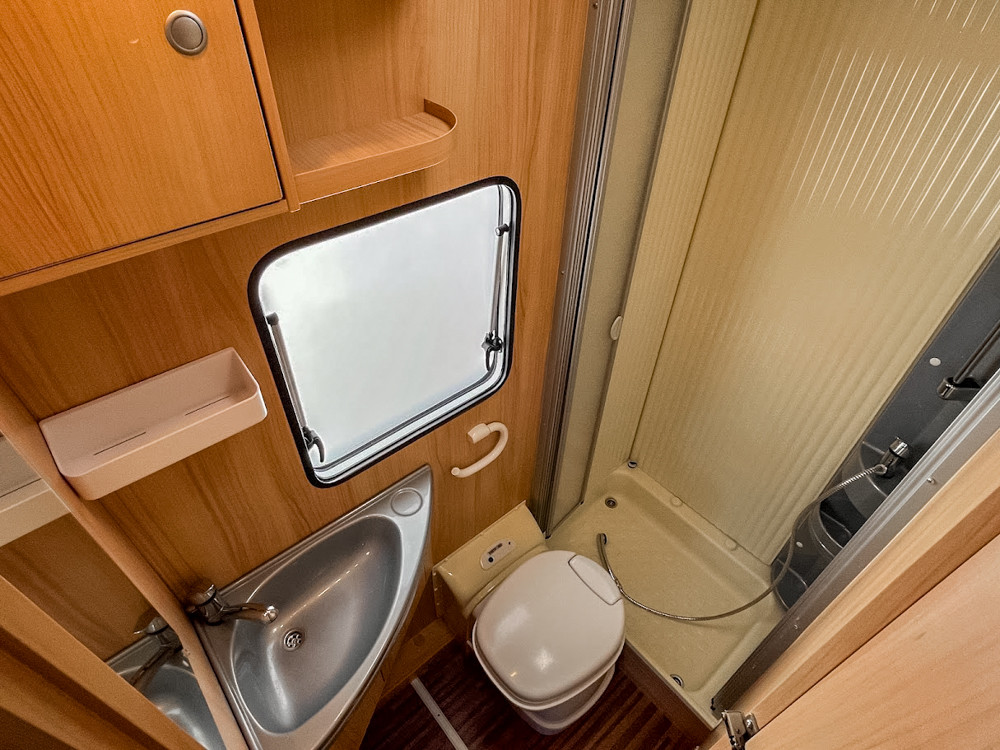 Sunlight-T 64 *Franskbädd *Markis *Cykelställ *-(2011)-3136948