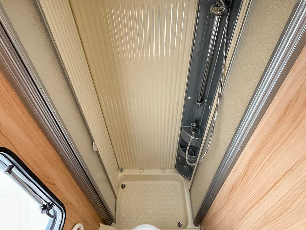 Sunlight-T 64 *Franskbädd *Markis *Cykelställ *-(2011)-3136949