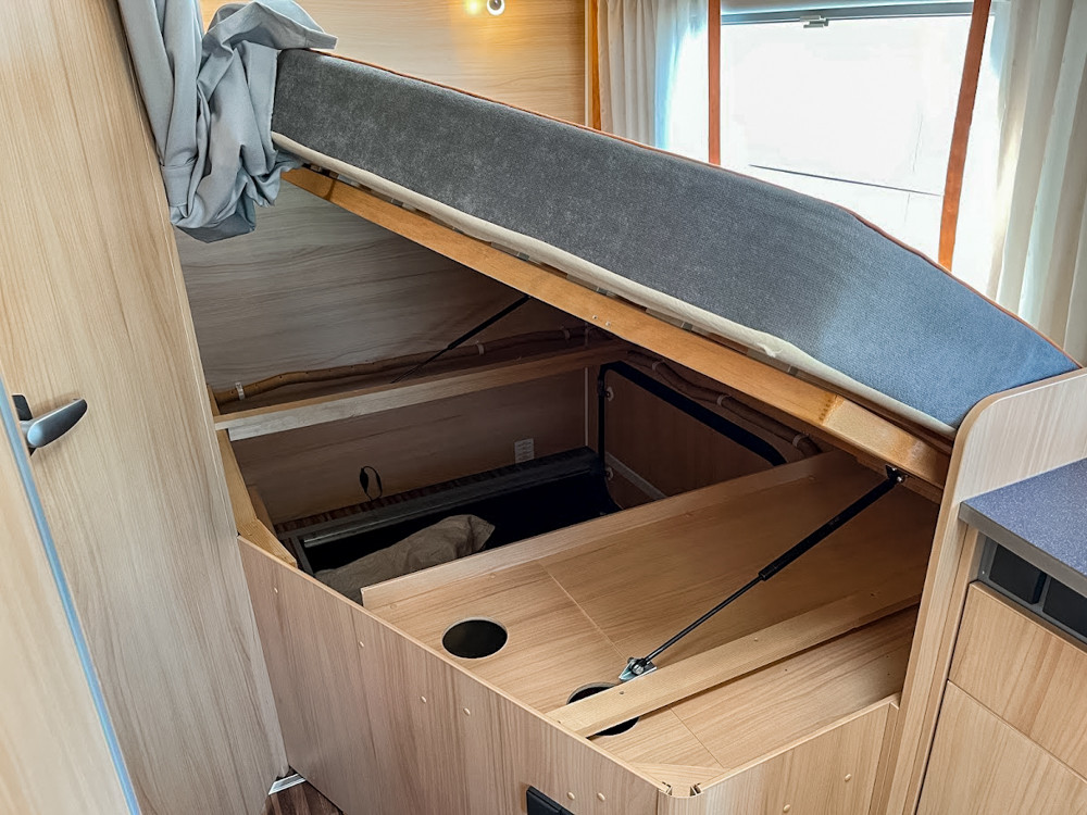 Sunlight-T 64 *Franskbädd *Markis *Cykelställ *-(2011)-3136941