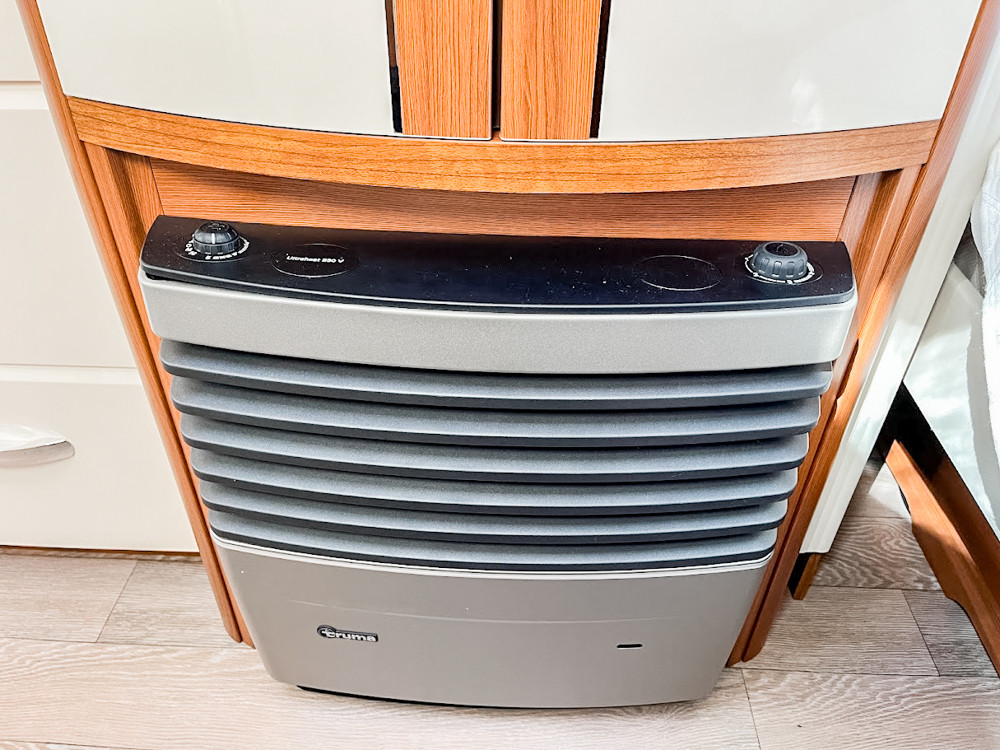 Hobby-HOBBY 560 UL EXCELLENT *Långbäddar *Mover *Cykelställ-(2015)-3136994