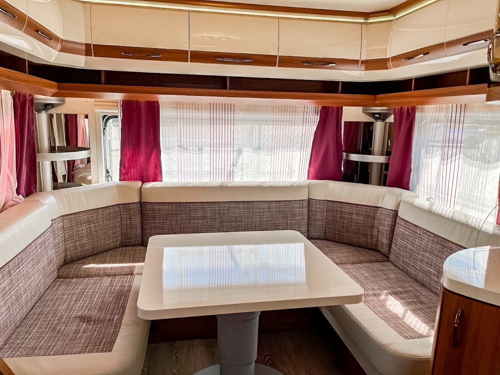 Hobby-HOBBY 560 UL EXCELLENT *Långbäddar *Mover *Cykelställ-(2015)-3136984