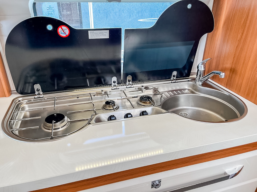 Hobby-HOBBY 560 UL EXCELLENT *Långbäddar *Mover *Cykelställ-(2015)-3136986