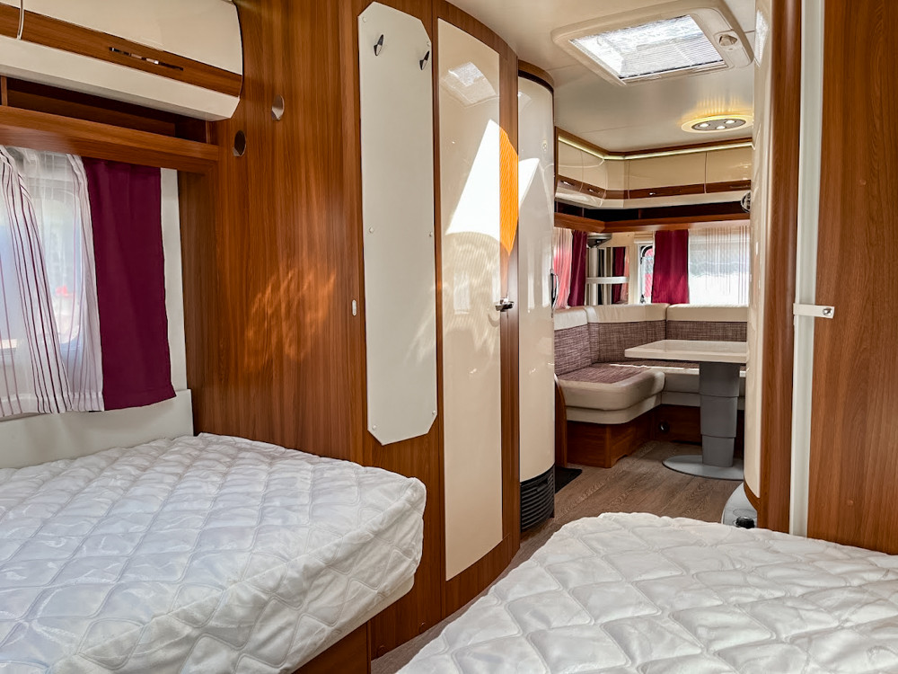 Hobby-HOBBY 560 UL EXCELLENT *Långbäddar *Mover *Cykelställ-(2015)-3136990