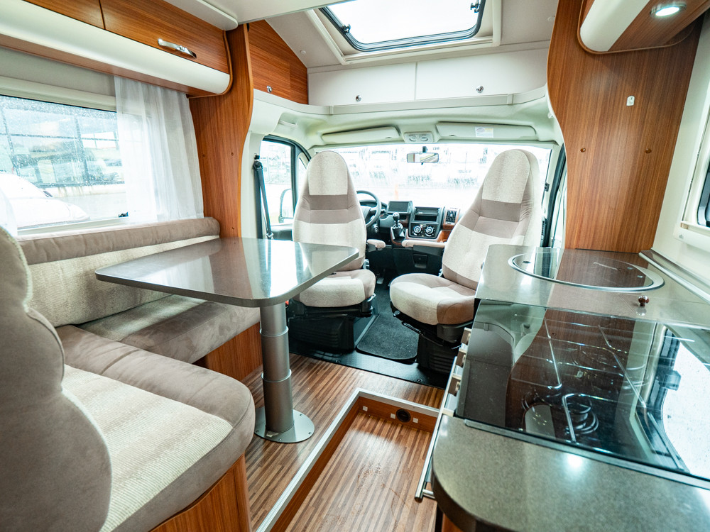 Adria-MATRIX M 680 SL *Långbäddar *Truma-(2012)-3115671