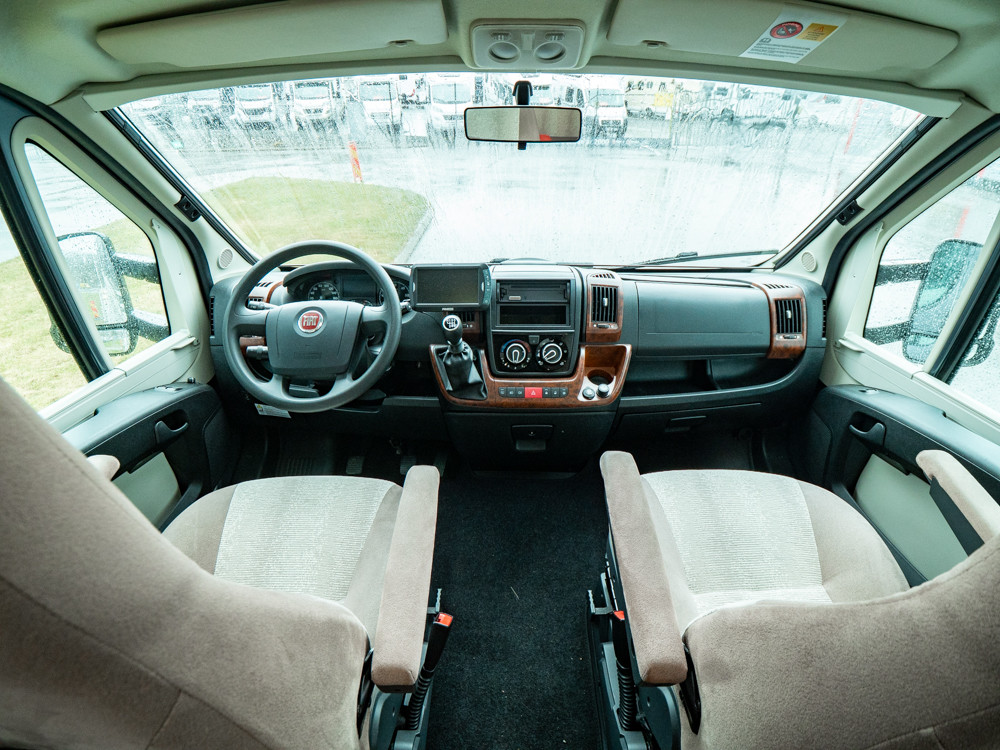 Adria-MATRIX M 680 SL *Långbäddar *Truma-(2012)-3115688