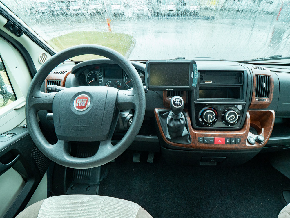 Adria-MATRIX M 680 SL *Långbäddar *Truma-(2012)-3115689