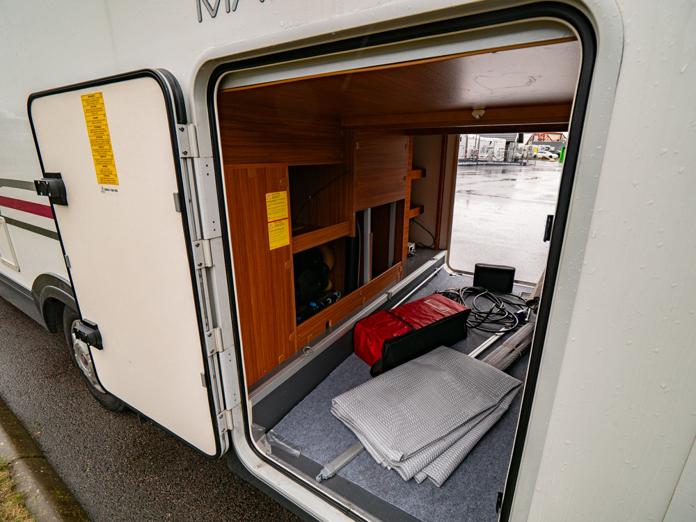 Adria-MATRIX M 680 SL *Långbäddar *Truma-(2012)-3115693