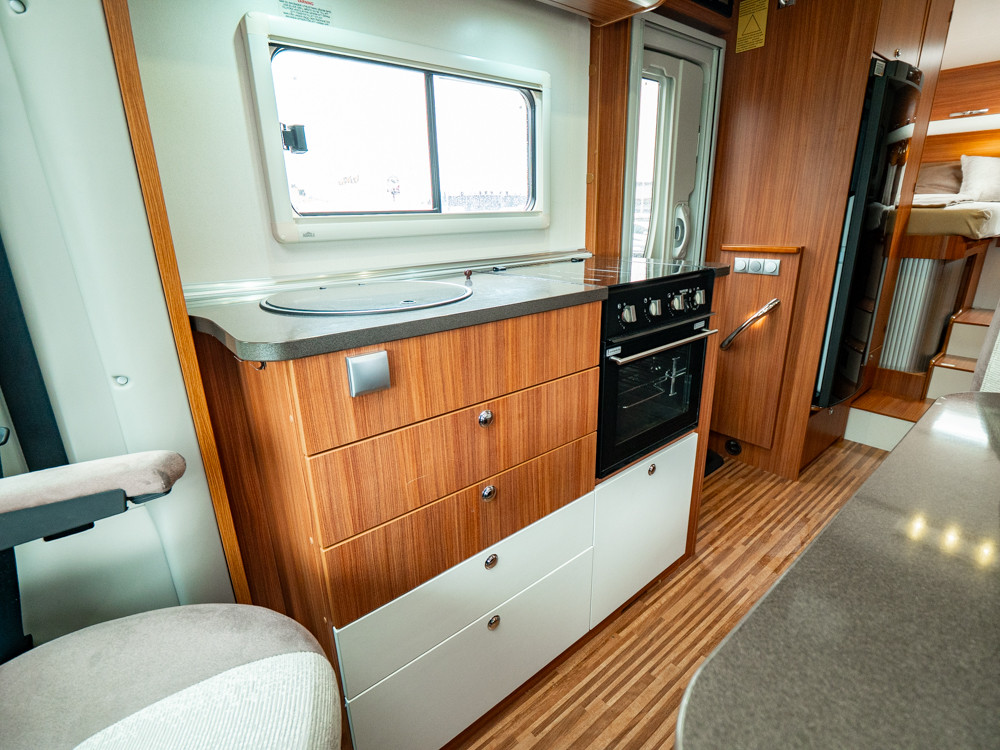 Adria-MATRIX M 680 SL *Långbäddar *Truma-(2012)-3115673