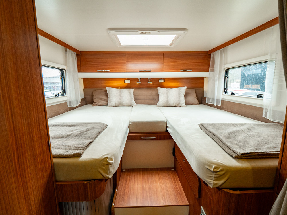 Adria-MATRIX M 680 SL *Långbäddar *Truma-(2012)-3115678