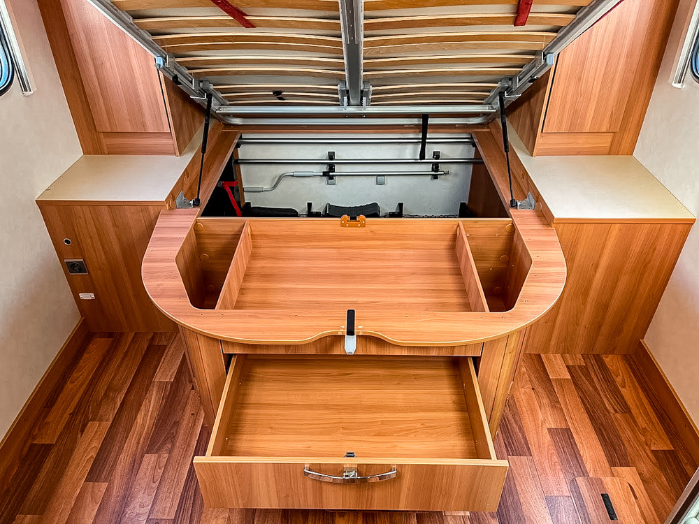 Hymer-T 698 CL *Queenbädd *Solcell * Cykelställ-(2011)-3136615