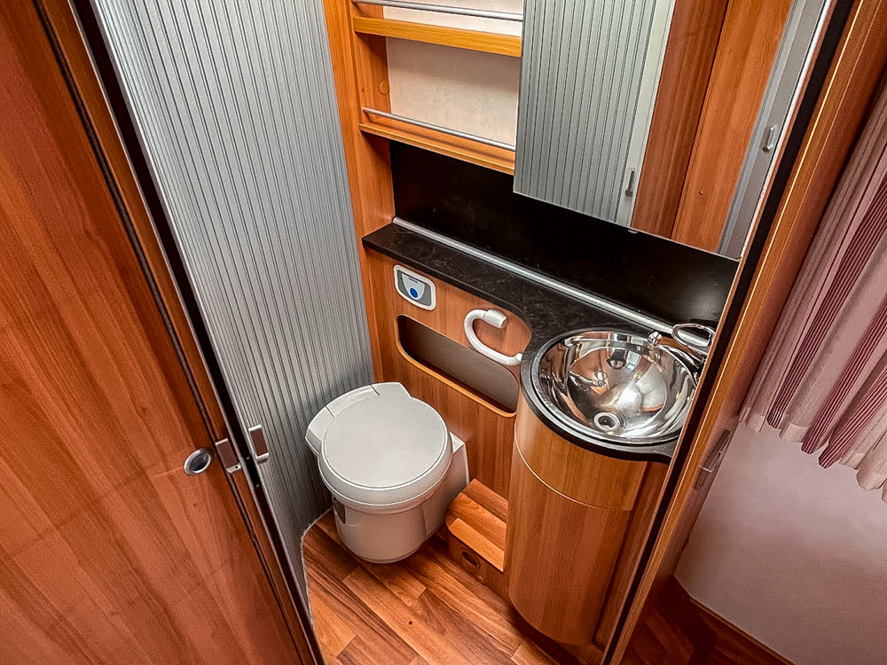 Hymer-T 698 CL *Queenbädd *Solcell * Cykelställ-(2011)-3136619