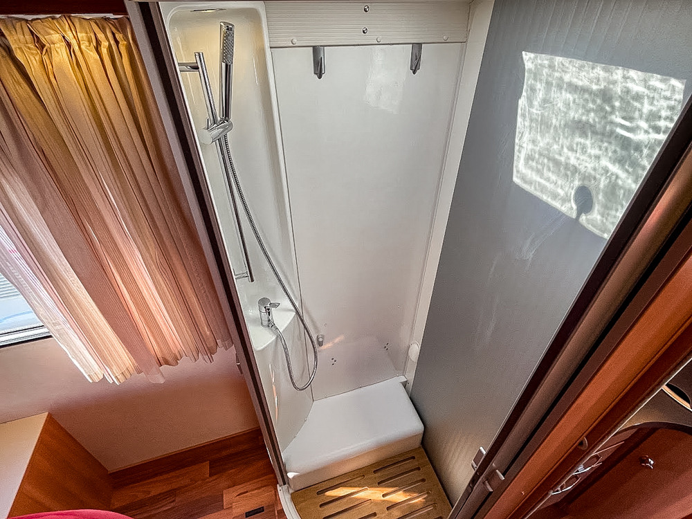 Hymer-T 698 CL *Queenbädd *Solcell * Cykelställ-(2011)-3136620