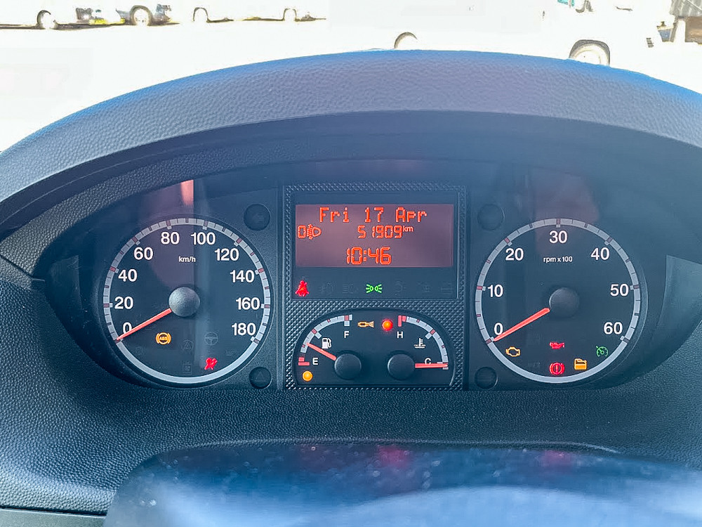 Hymer-T 698 CL *Queenbädd *Solcell * Cykelställ-(2011)-3136622