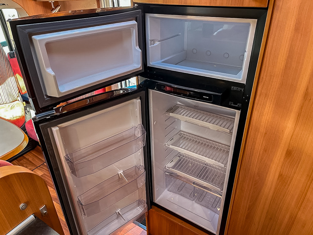 Hymer-T 698 CL *Queenbädd *Solcell * Cykelställ-(2011)-3136610