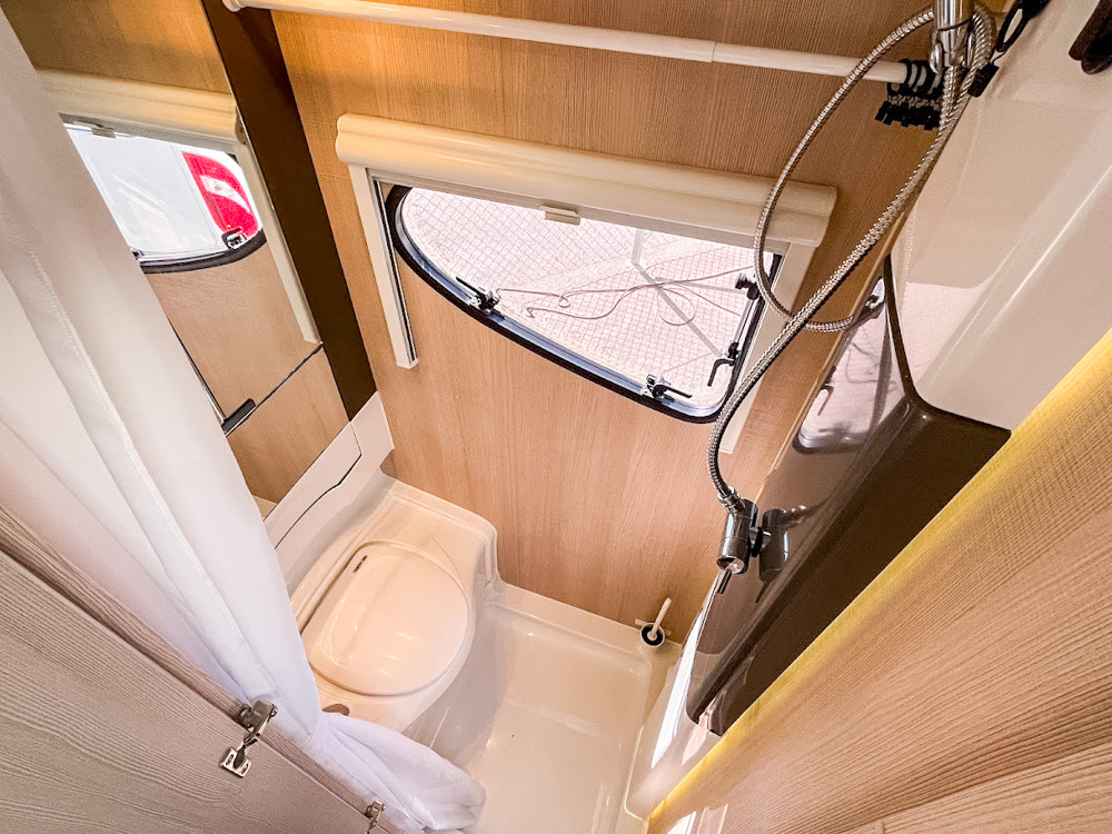 Adria-ACTION 361LH *Cykelställ dragbalk *LED-belysning-(2014)-3137530