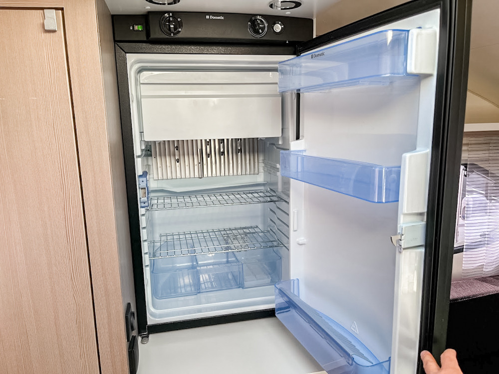 Adria-ACTION 361LH *Cykelställ dragbalk *LED-belysning-(2014)-3137523