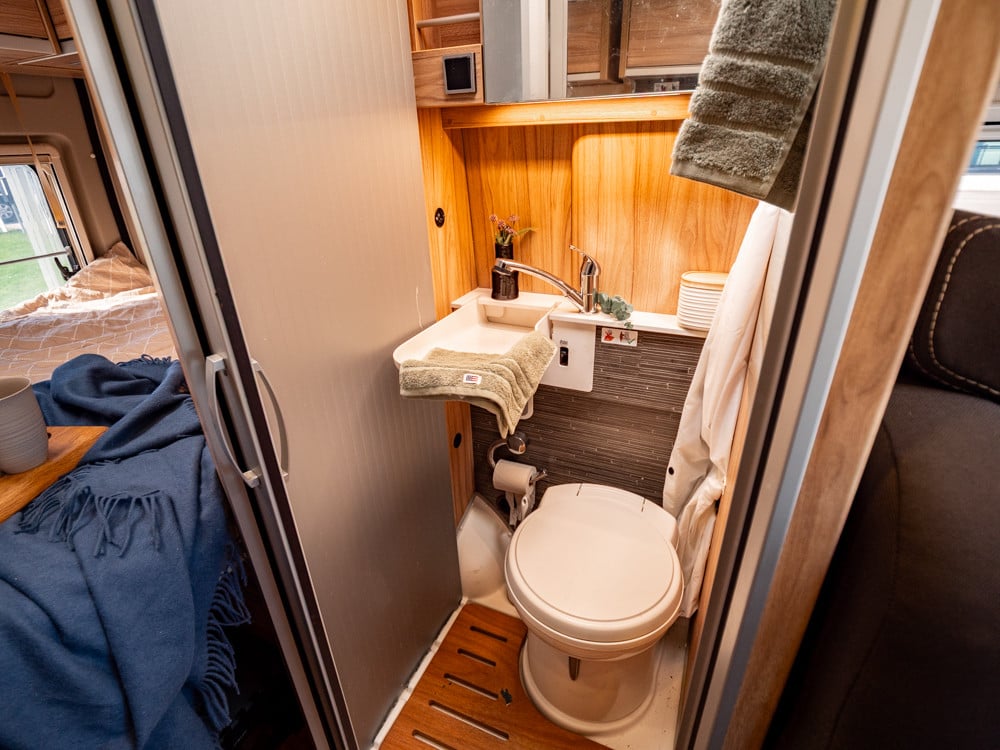 Hymer-AYERS ROCK *Automat *Solcell *Under 6m-(2017)-3152495