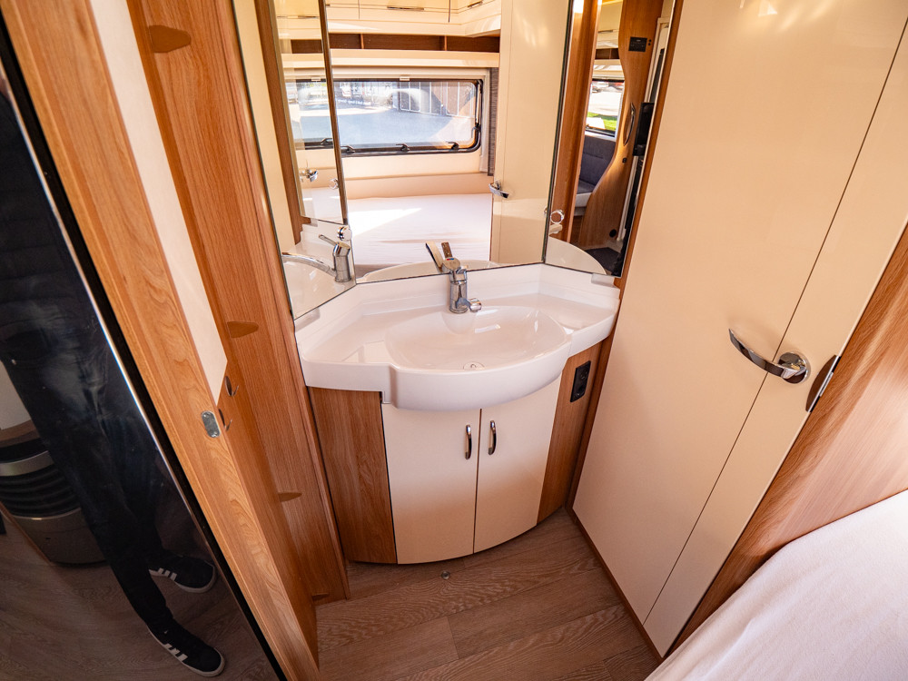 Hobby-495 UFE EXCELLENT *ALDE *Dubbelbädd-(2021)-3152538