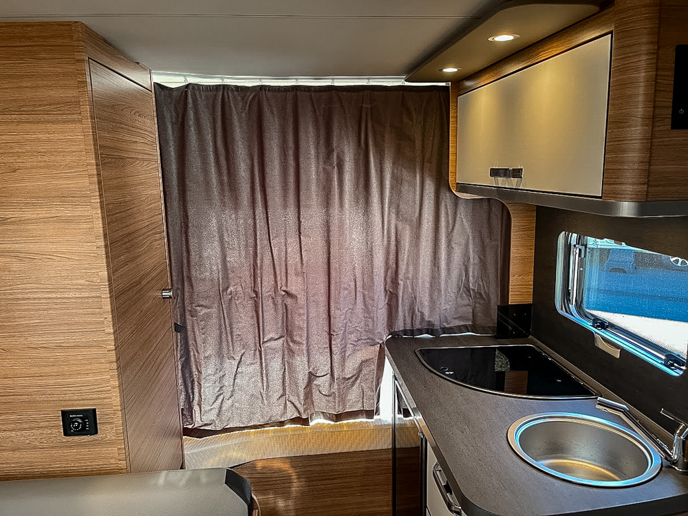 Weinsberg-Cara One 390 QD Edition Hot *Skinnklädsel *El-golv-(2025)-3136222