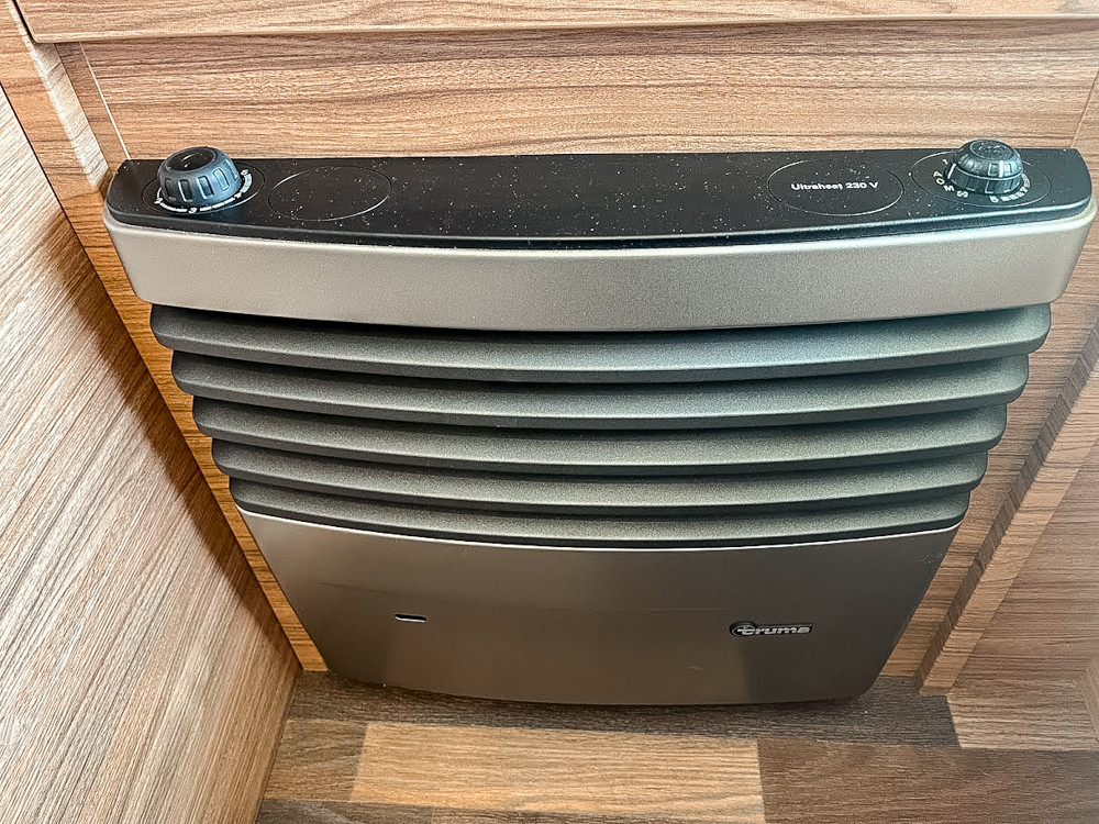 Weinsberg-Cara One 390 QD Edition Hot *Skinnklädsel *El-golv-(2025)-3136225