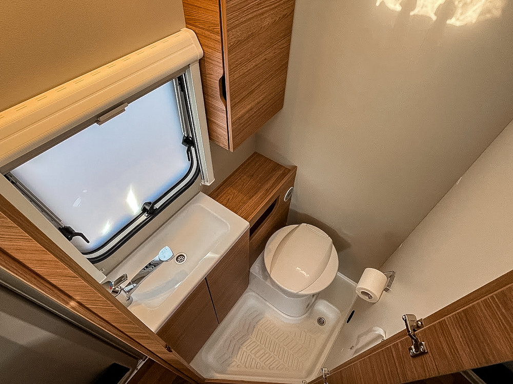 Weinsberg-Cara One 390 QD Edition Hot *Skinnklädsel *El-golv-(2025)-3136226