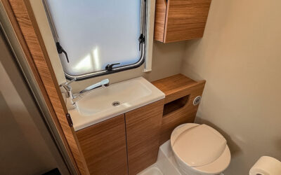 Husvagnar till salu 118 Weinsberg-Cara One 390 QD Edition Hot *Skinnklädsel *El-golv-(2025)-3136227