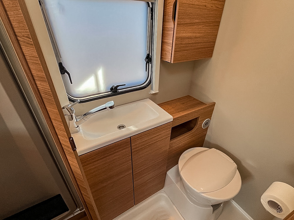 Weinsberg-Cara One 390 QD Edition Hot *Skinnklädsel *El-golv-(2025)-3136227